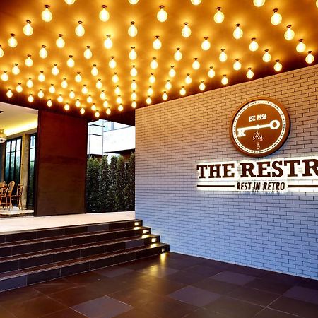 Hotel The Restro HHQ Esterno foto